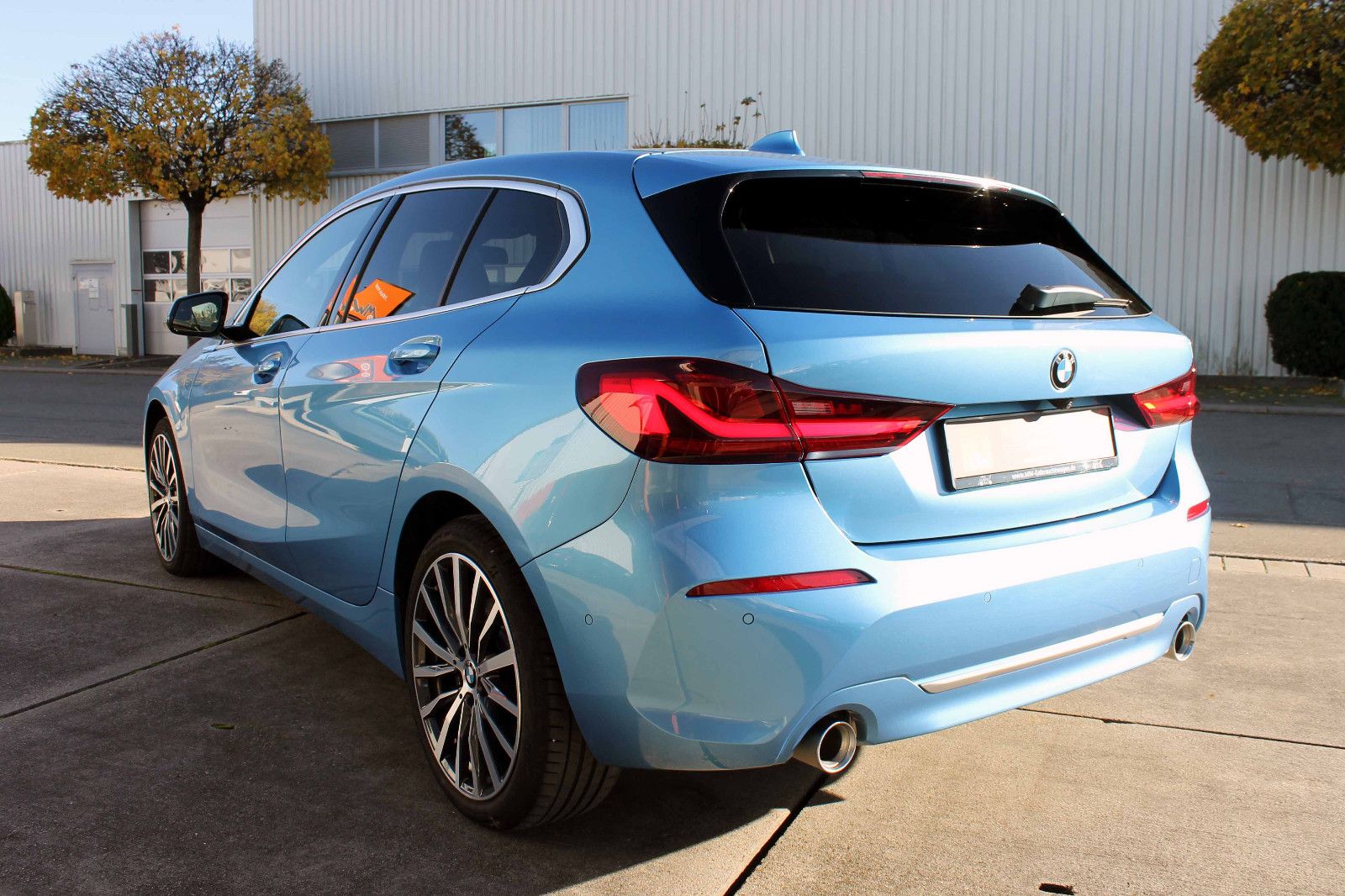 Fahrzeugabbildung BMW 120d xDrive Luxury-Line LED PANO HUD ACC KAM SHZ