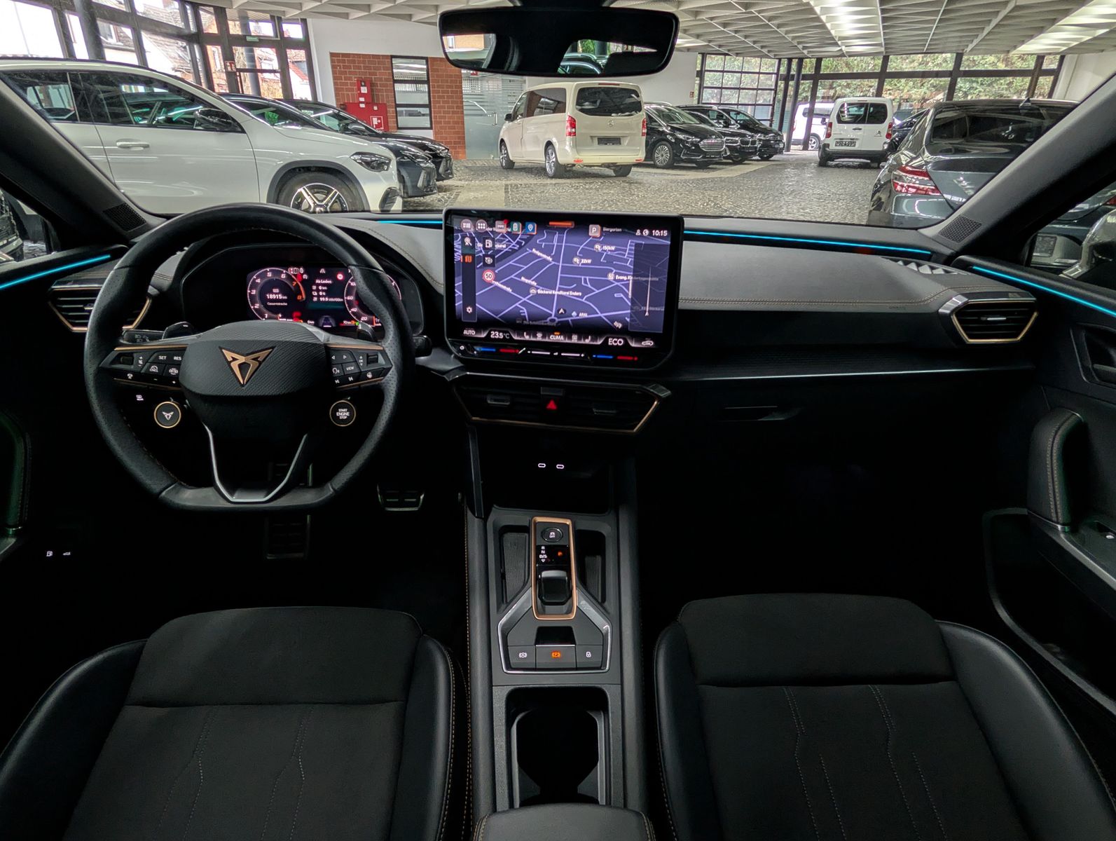 Fahrzeugabbildung CUPRA Leon 1.5 e-Hybrid PLUG-IN LED INTELIG-DRIVE EDGE