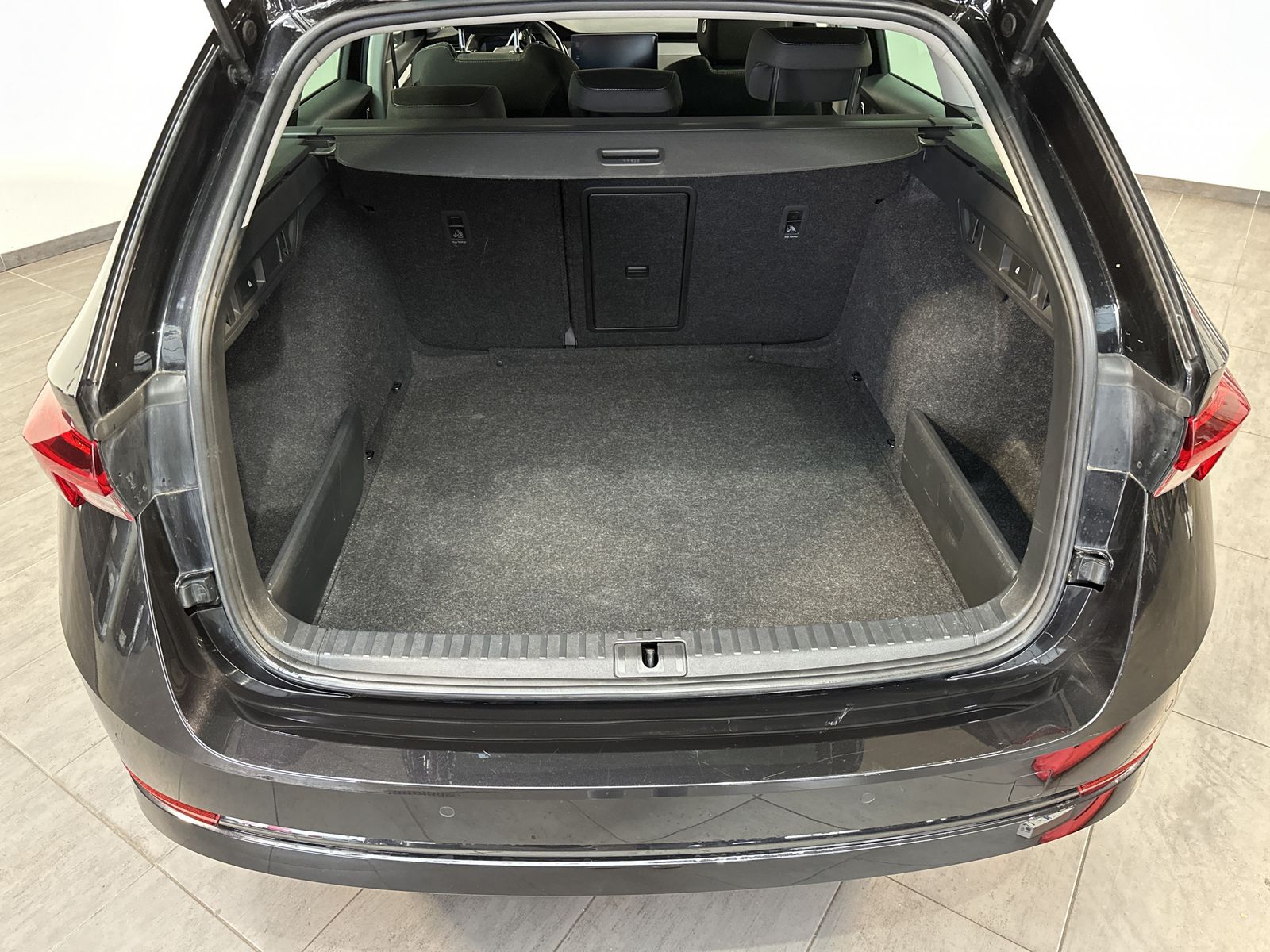 Fahrzeugabbildung SKODA Octavia Combi 2.0 TDI DSG Clever NAV+LED+ACC+KAM