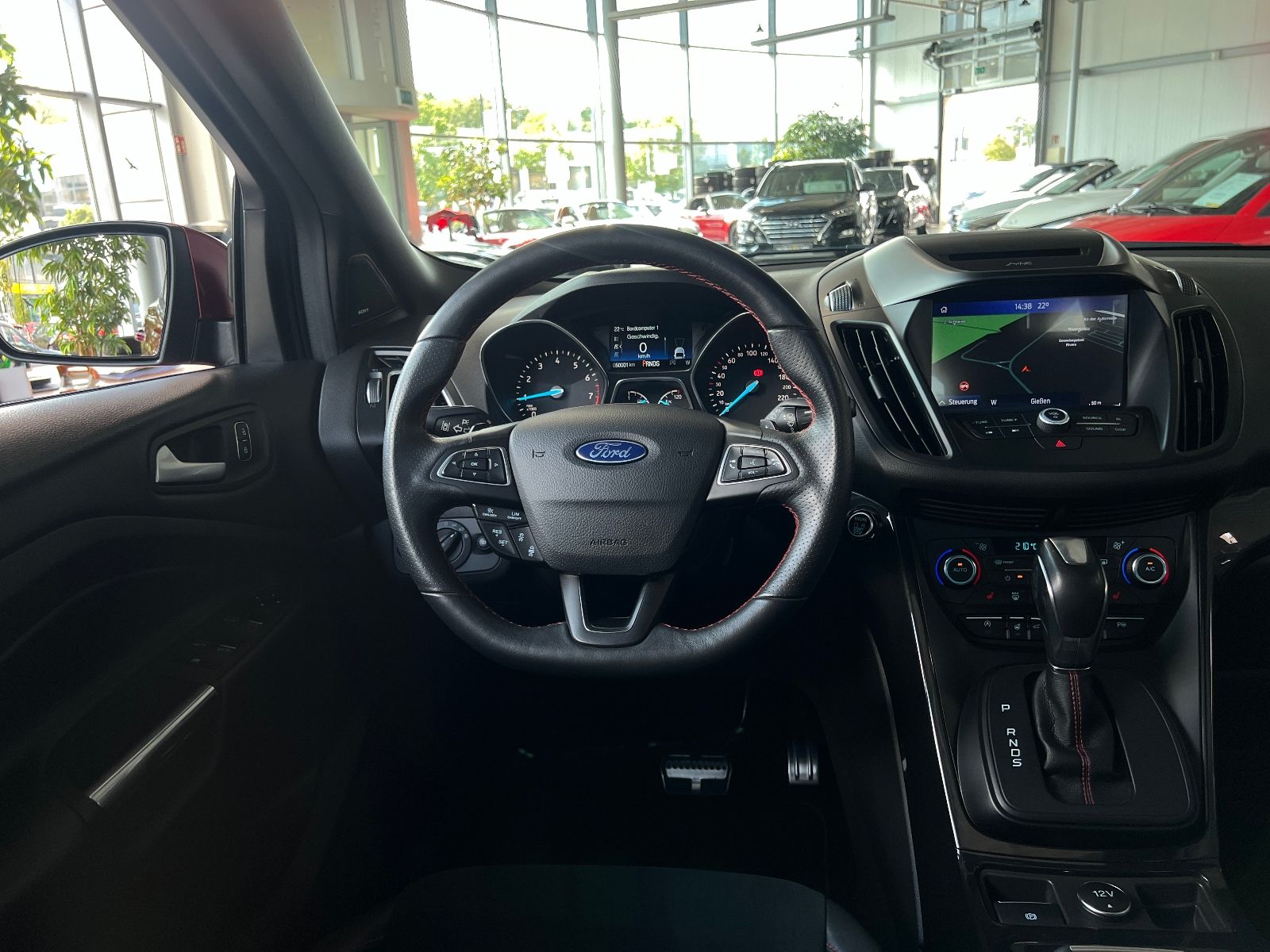 Fahrzeugabbildung Ford Kuga ST-Line PANO SONY RFK ACC