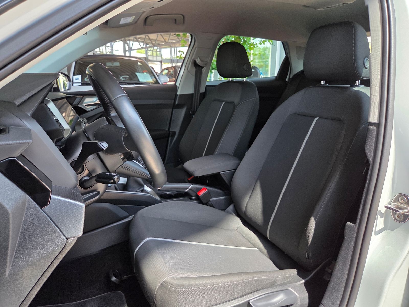 Fahrzeugabbildung Audi A1 citycarver 30 TFSI LED GRA NAV PDC SHZ ALU