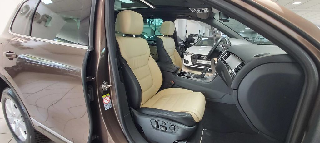 Volkswagen Touareg V6 3.0 TDI AHK PANO STANDH NETTO 16.500