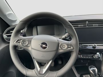 Fotografie des Opel Corsa Klima Parksensoren vo. hi. Rückfahrkamera