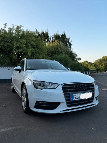 AUDI A3 Sportback 8VA 150PS TDI Ambition Pano CarPlay