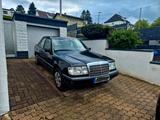 Mercedes-Benz E 200 , W 124 - gebrauchte Mercedes-Benz E 200 aus dem Jahr 1990