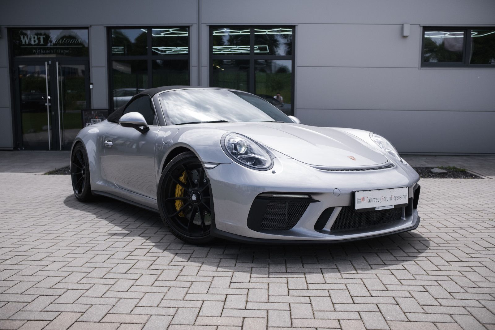 Fahrzeugabbildung Porsche 991/911 Speedster-90Ltr.-Lift-Approved-56 KM!!!