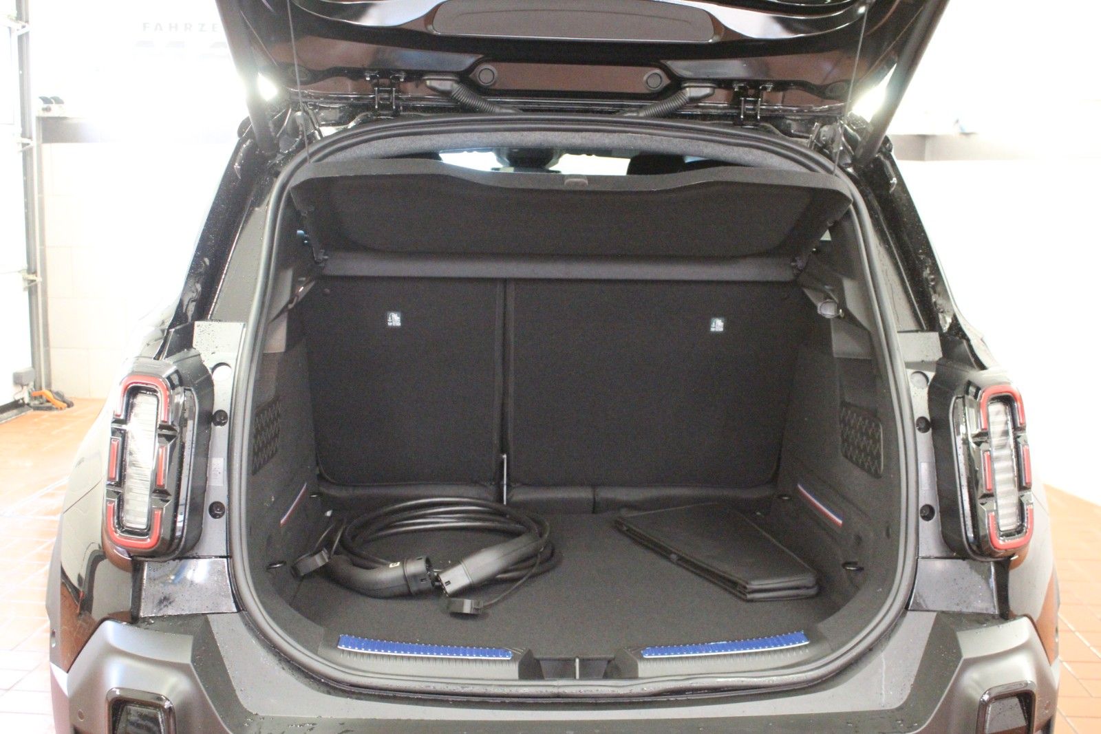 Fahrzeugabbildung Renault R 4 E-Tech 150 Comfort Range Iconic *Vollausst.*