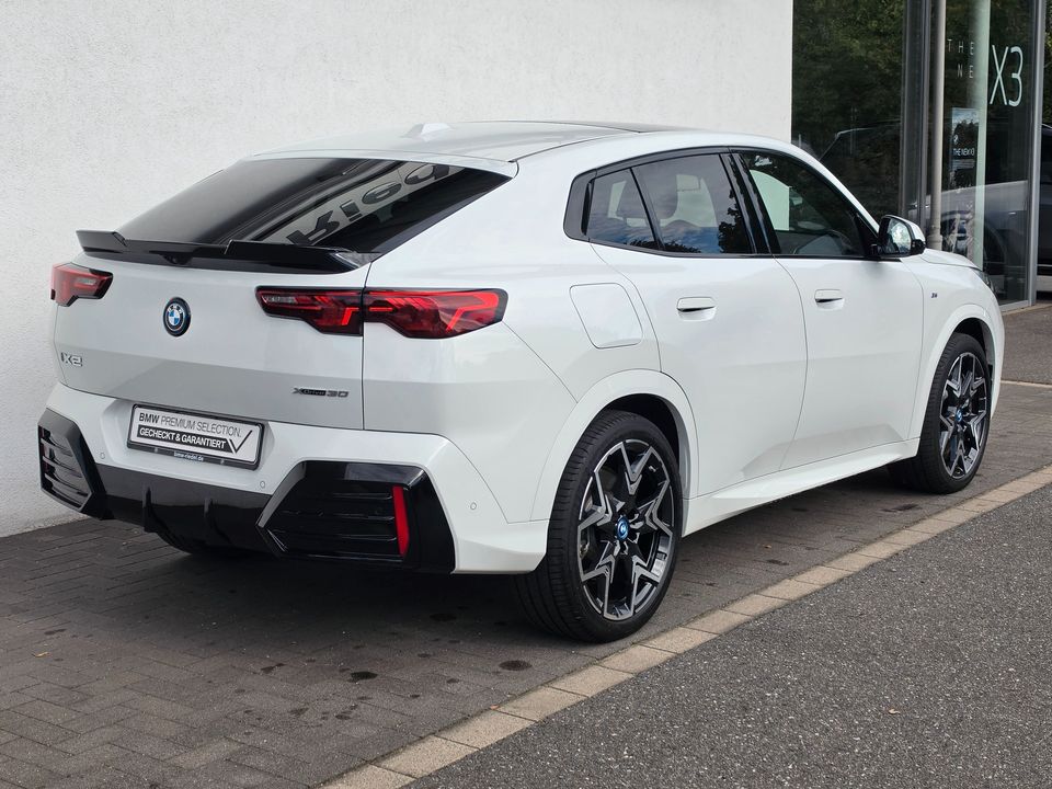 BMW ix2 xDrive30 M SportpaketPro Pano Head-Up DAPro foto 3