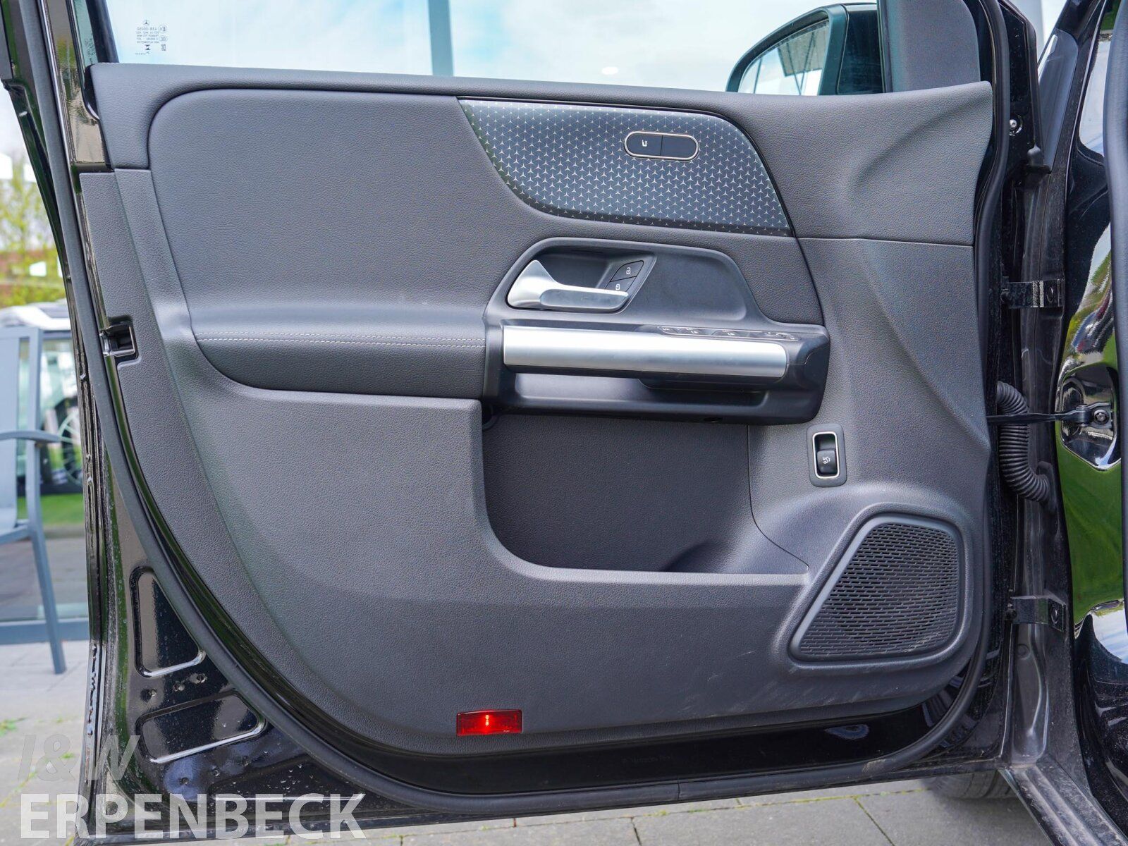Fahrzeugabbildung Mercedes-Benz B 200 Progressive Kamera LED EasyPack Heckklappe