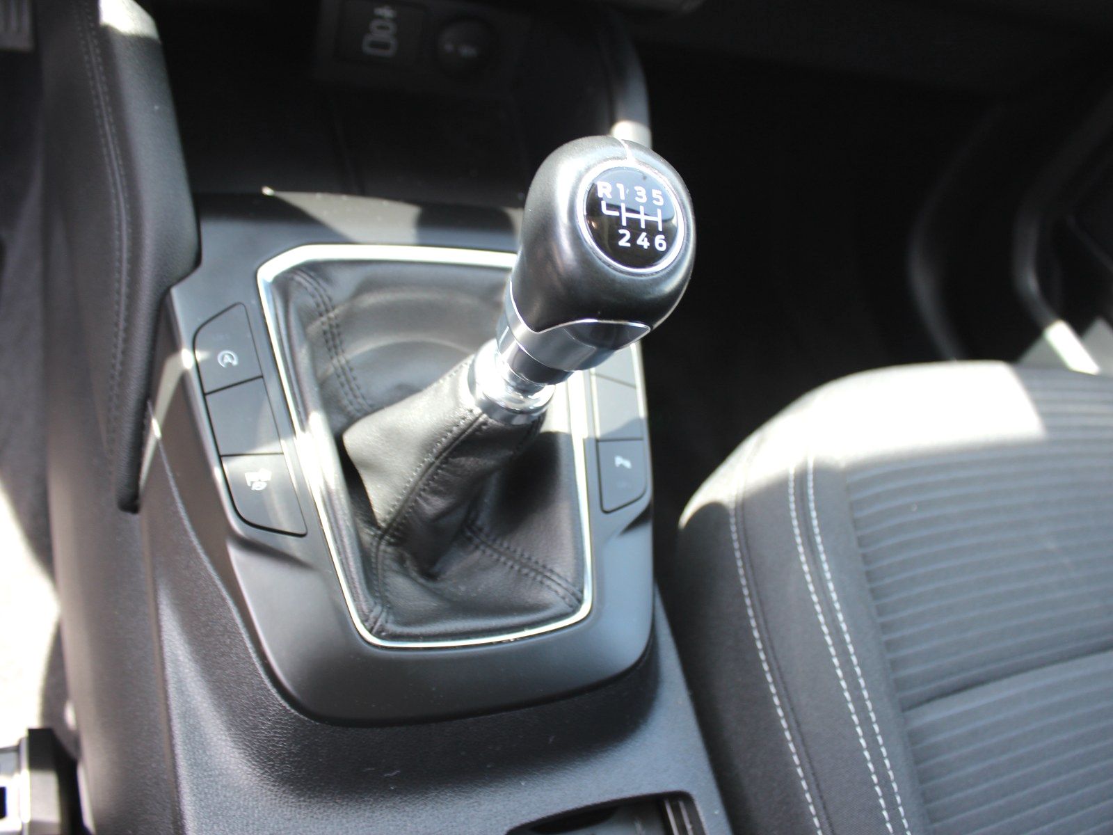 Fahrzeugabbildung Ford Kuga Titanium 1,5 EcoBoost Start/Stopp
