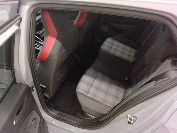 Volkswagen Golf - Bild 6