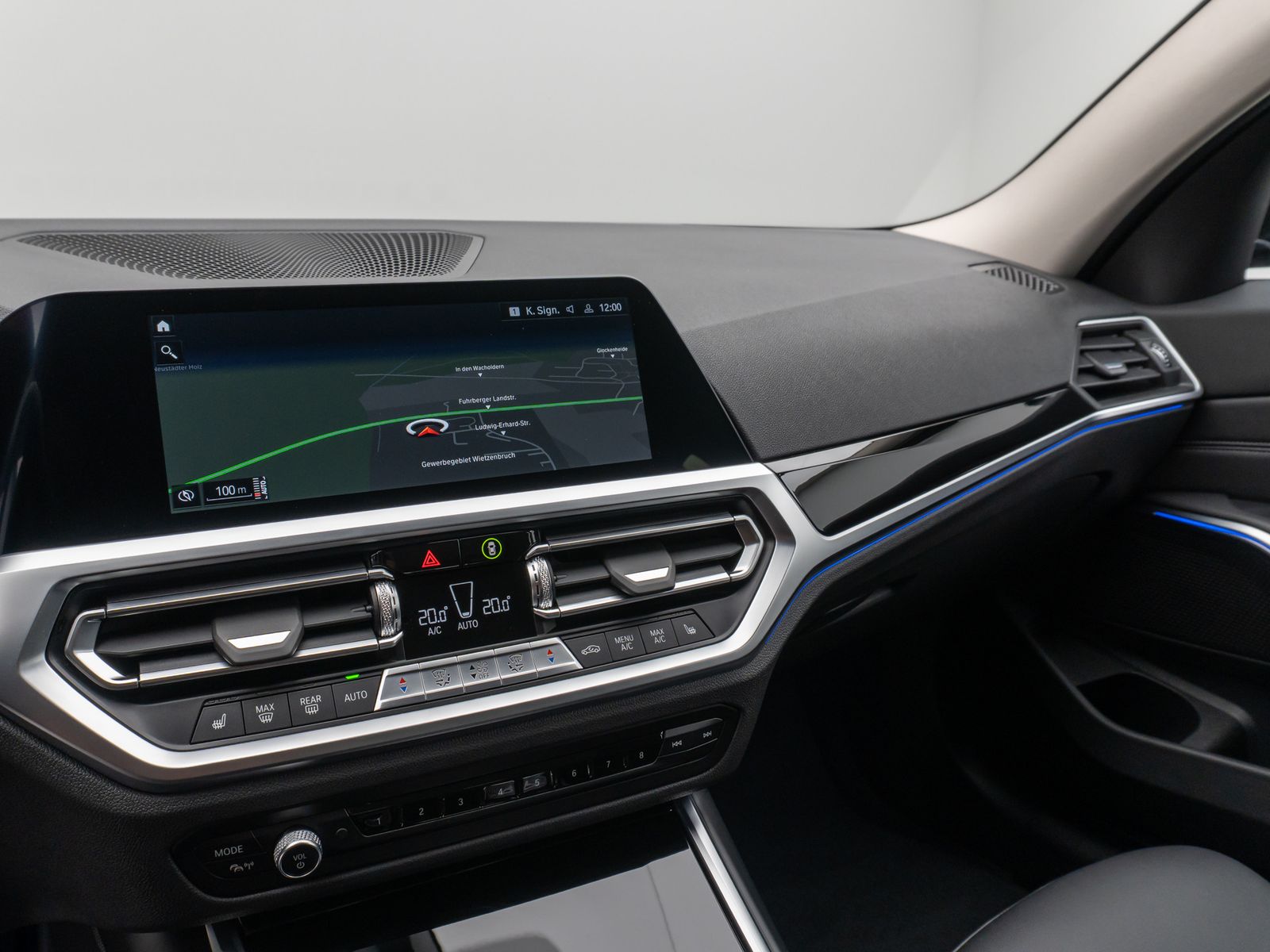 Fahrzeugabbildung BMW 320d SportLine DAB PDC Geschwindigkeitsreg Alarm