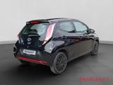Toyota Aygo 1.0 X-Play Allwetterreifen - schwarze Toyota Aygo (X)
