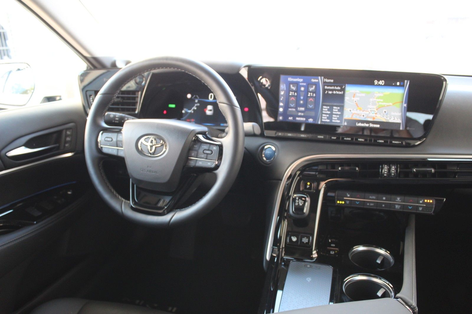 Fahrzeugabbildung Toyota MIRAI Advanced FUELCELL
