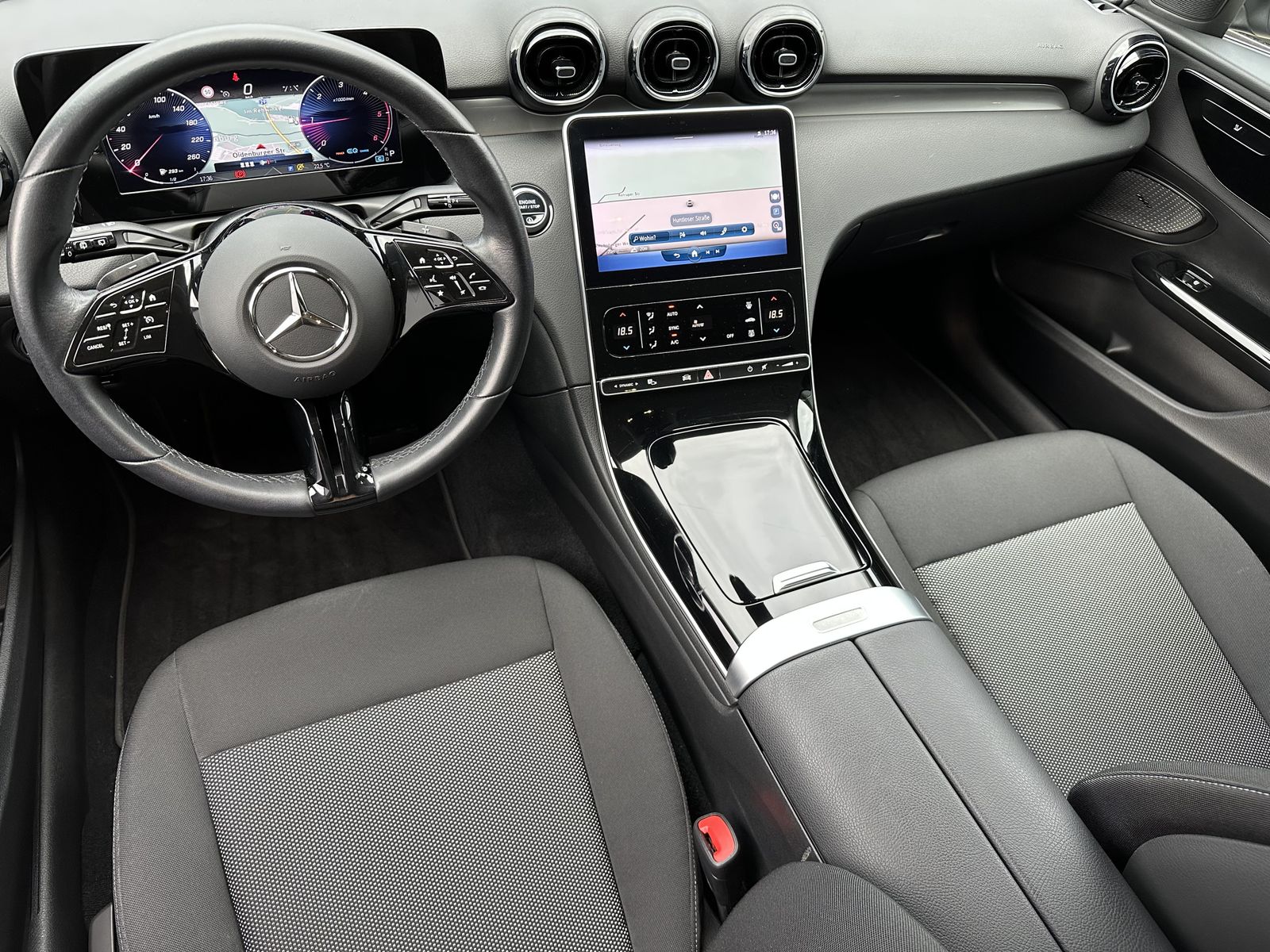 Fahrzeugabbildung Mercedes-Benz C 220d T Avantgarde NAV+LED+AHK+KAM+VCOCKPIT+1HD