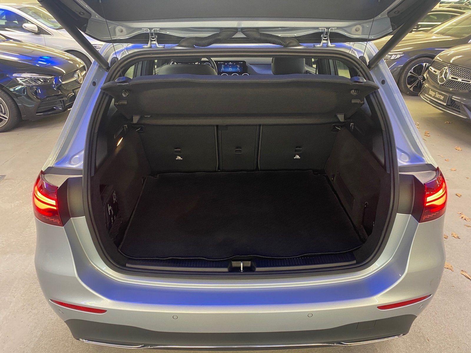 Fahrzeugabbildung Mercedes-Benz B 200 Progressive*Panorama*LED*Kamera*EasyPack*