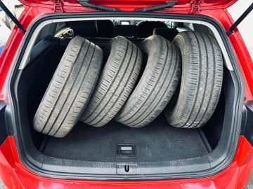 Volkswagen Golf - 11
