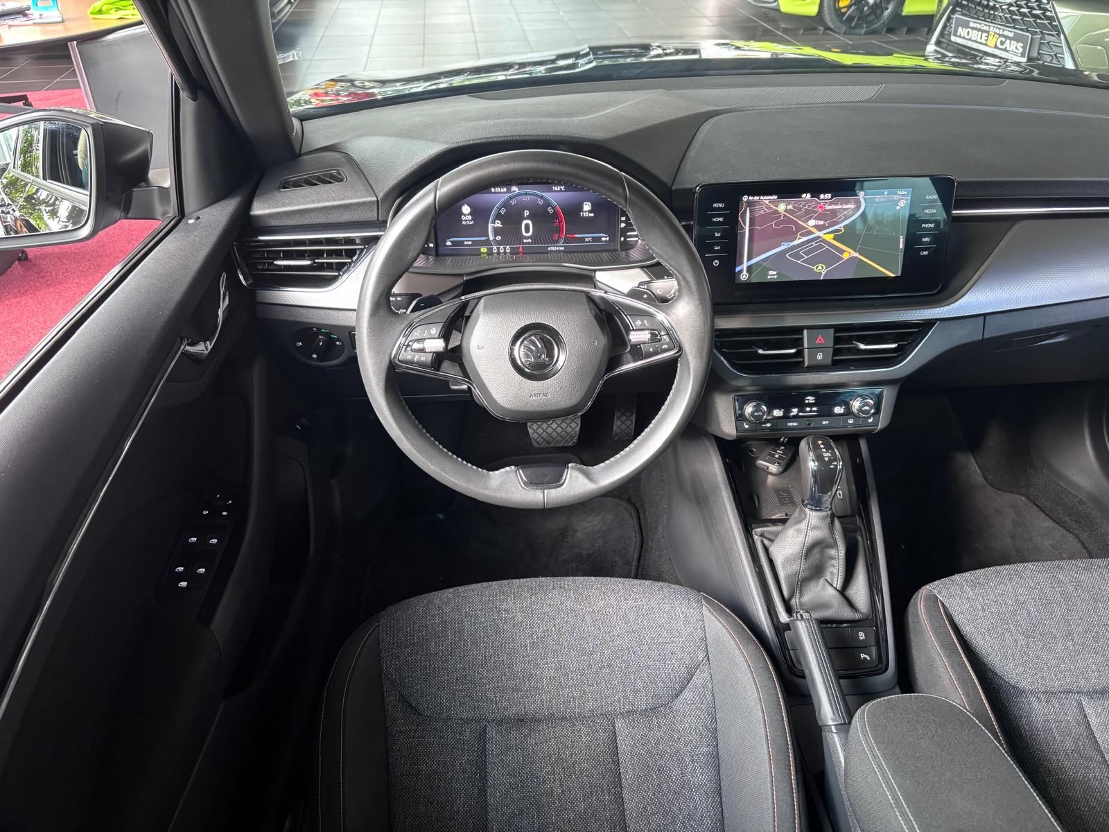 Fahrzeugabbildung SKODA Kamiq 1.5 TSI Clever  NAVI PANO KAMERA