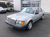 Mercedes-Benz W124 E 260 - Mercedes E 260 mit Schiebedach
