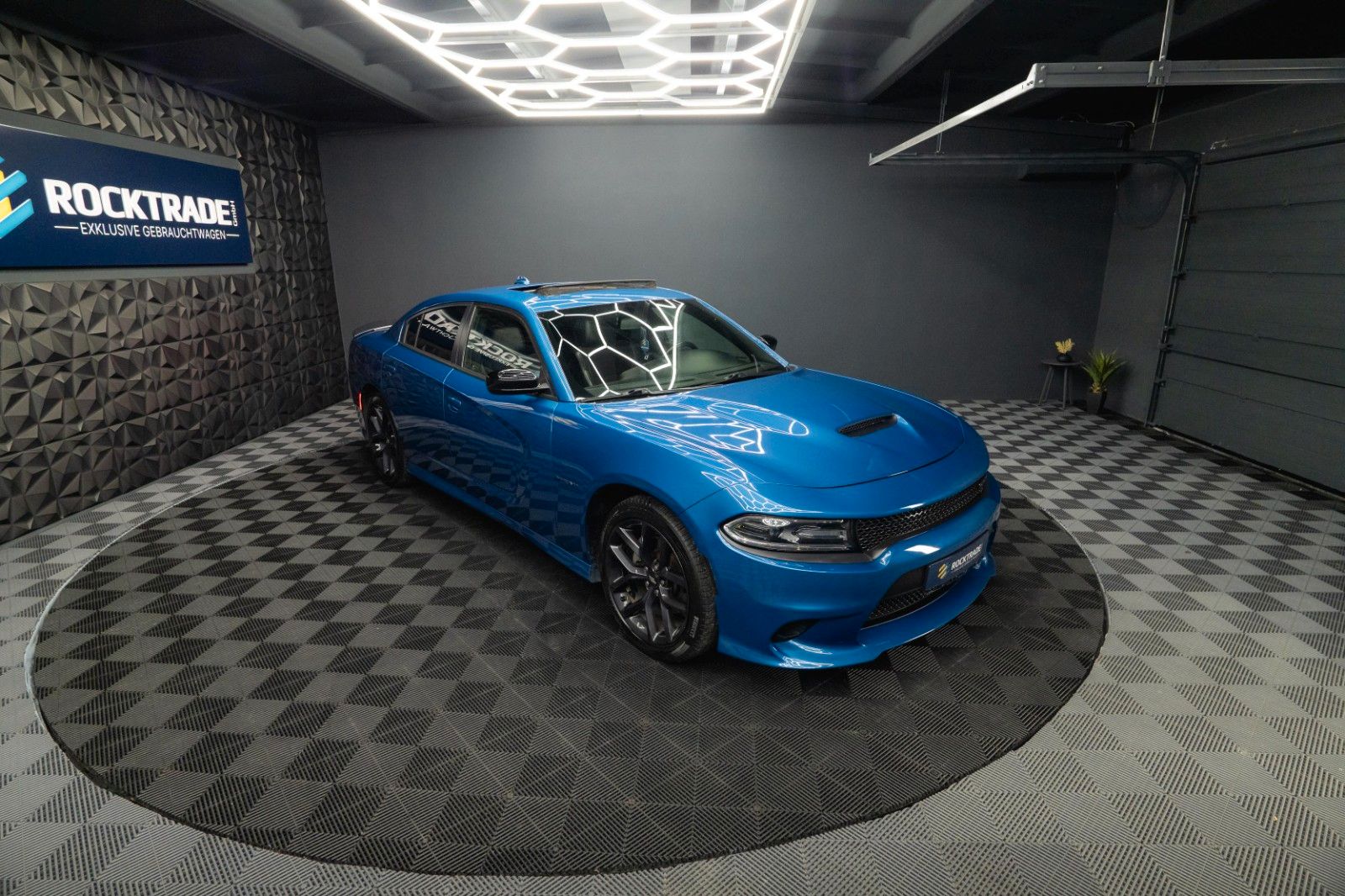 Fahrzeugabbildung Dodge Charger 5.7 V8 HEMI R/T Night-Paket Performance