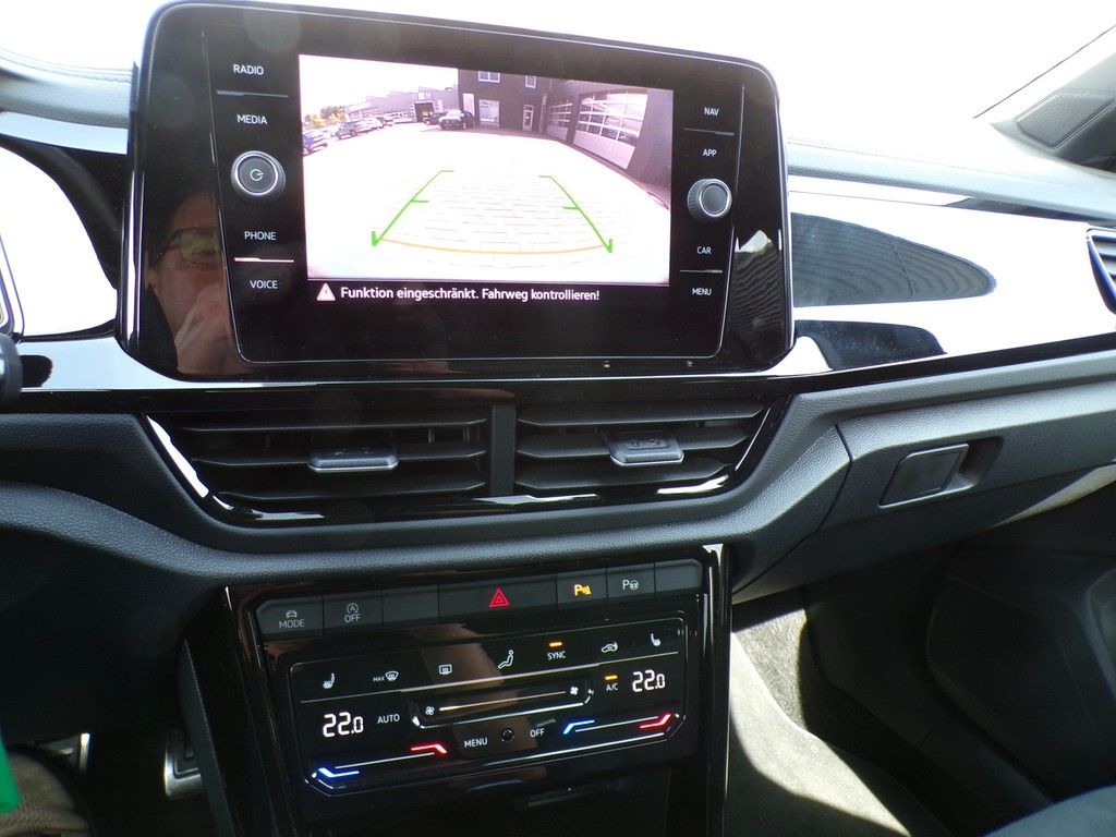 Fahrzeugabbildung Volkswagen T-Roc TDI 2.0 DSG *R-Line*Matrix*RüKa*Navi*3,99%