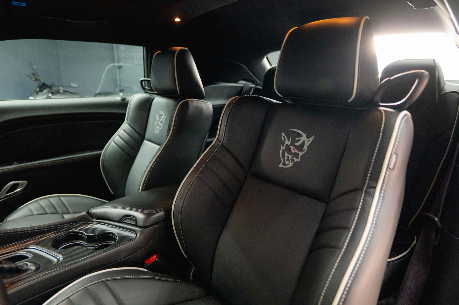 Fahrzeugabbildung Dodge Challenger 6.4 V8 SRT 392 R/T SCAT PACK WIDEBODY