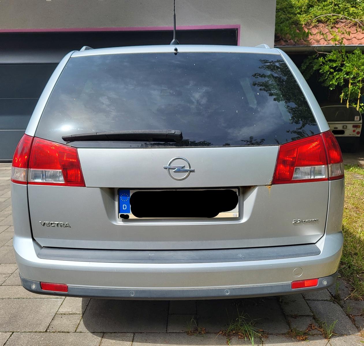 Opel Vectra 2006 — вигляд ззаду