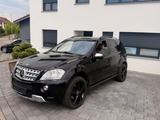 Mercedes-Benz ML 350 CDI 4Matic AMG- Paket - Mercedes-Benz Geländewagen aus dem Jahr 2010