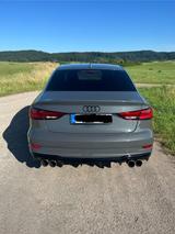Audi A3 1.5 TFSI S-Line/ Sportpaket/Abgasanlage - Audi A3 mit Benzin-Antrieb: Limousine, 1.5