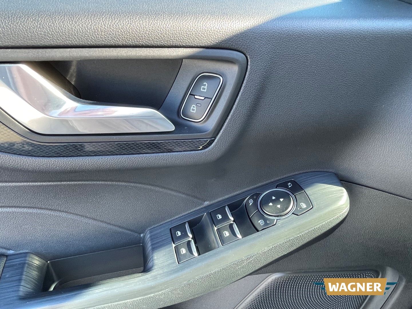 Fahrzeugabbildung Ford Kuga ST-Line Lenkradheizung Keyless Sitzheizung