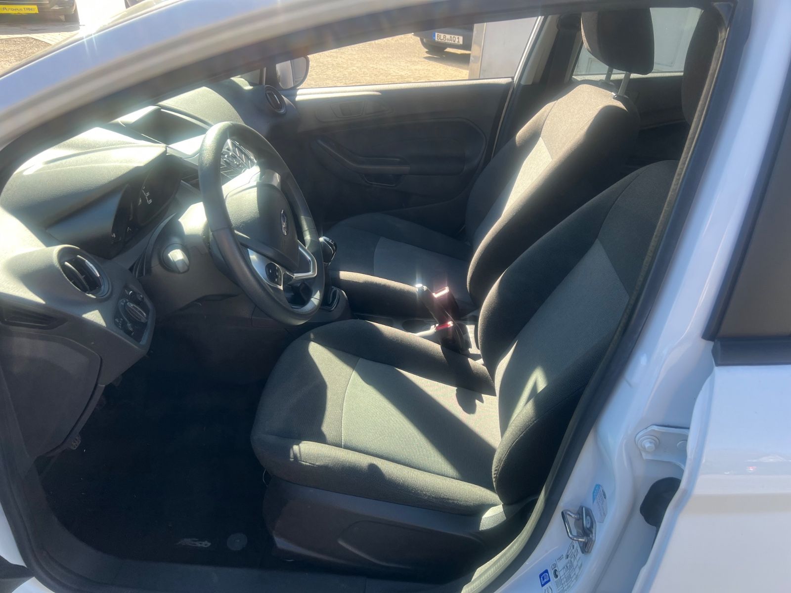 Fahrzeugabbildung Ford Fiesta Ambiente * 1.HAND *