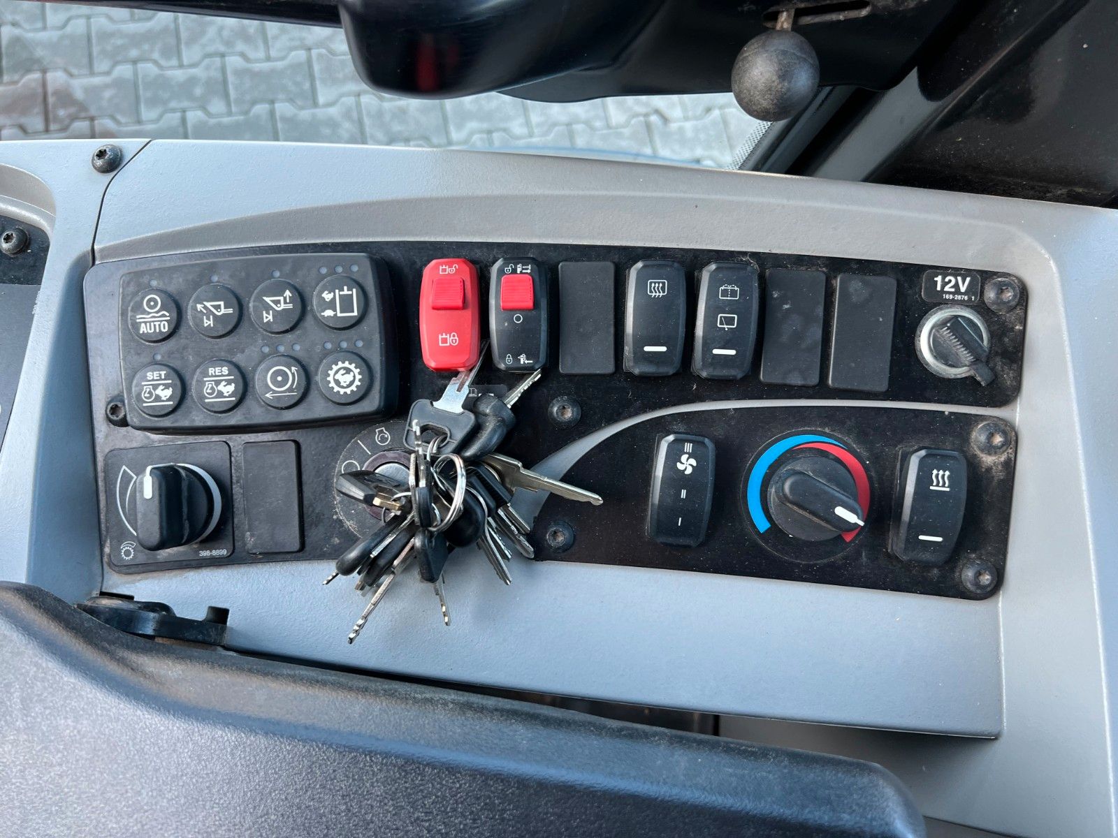 Fahrzeugabbildung CAT 906M / 2020 / nur 480h / Gabel / Schaufel