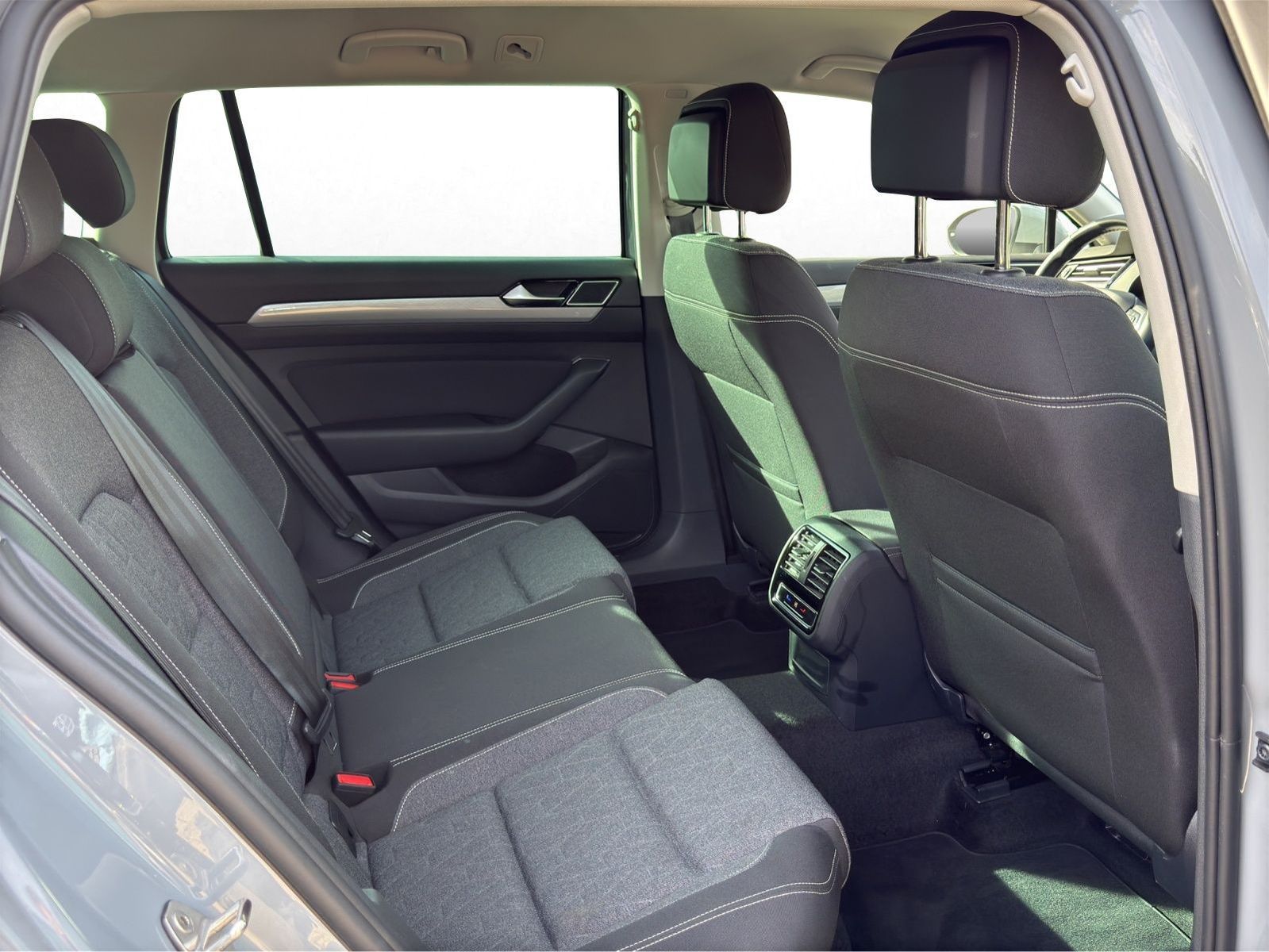 Volkswagen Passat Variant - Bild 16