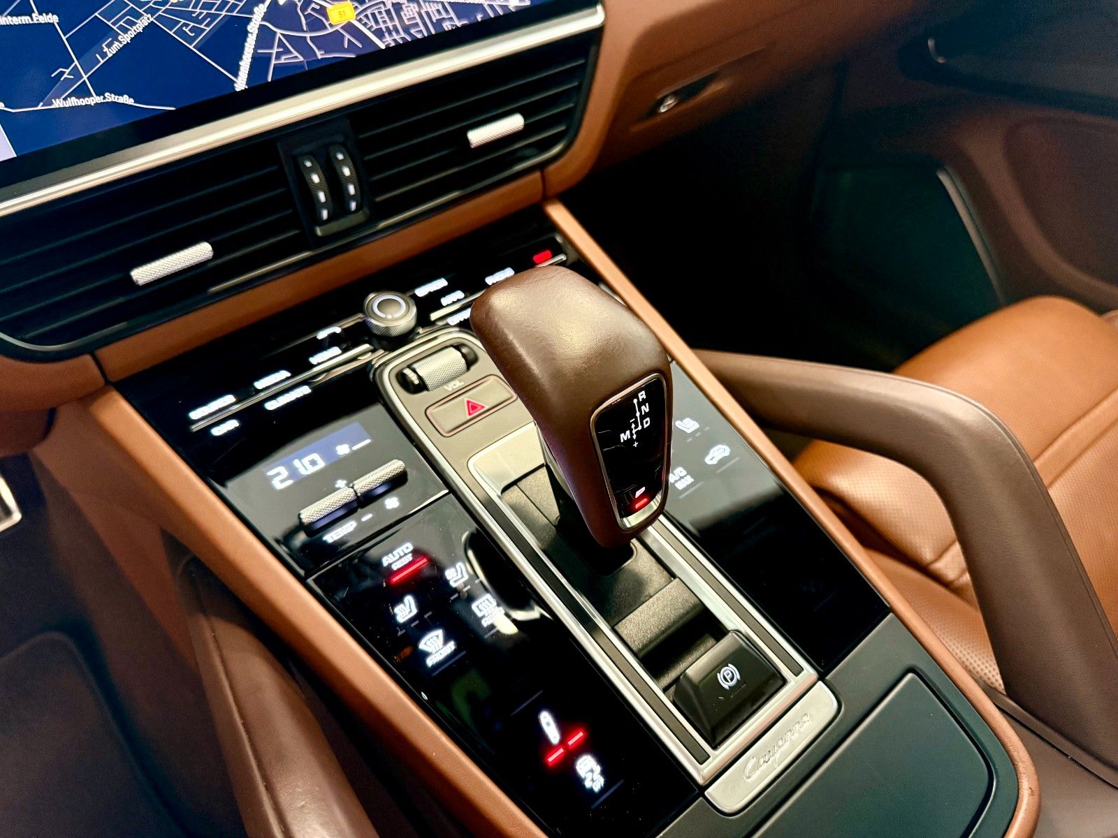 Fahrzeugabbildung Porsche Cayenne Coupe GTS SportDesign/HeadUp/ACC/AHK