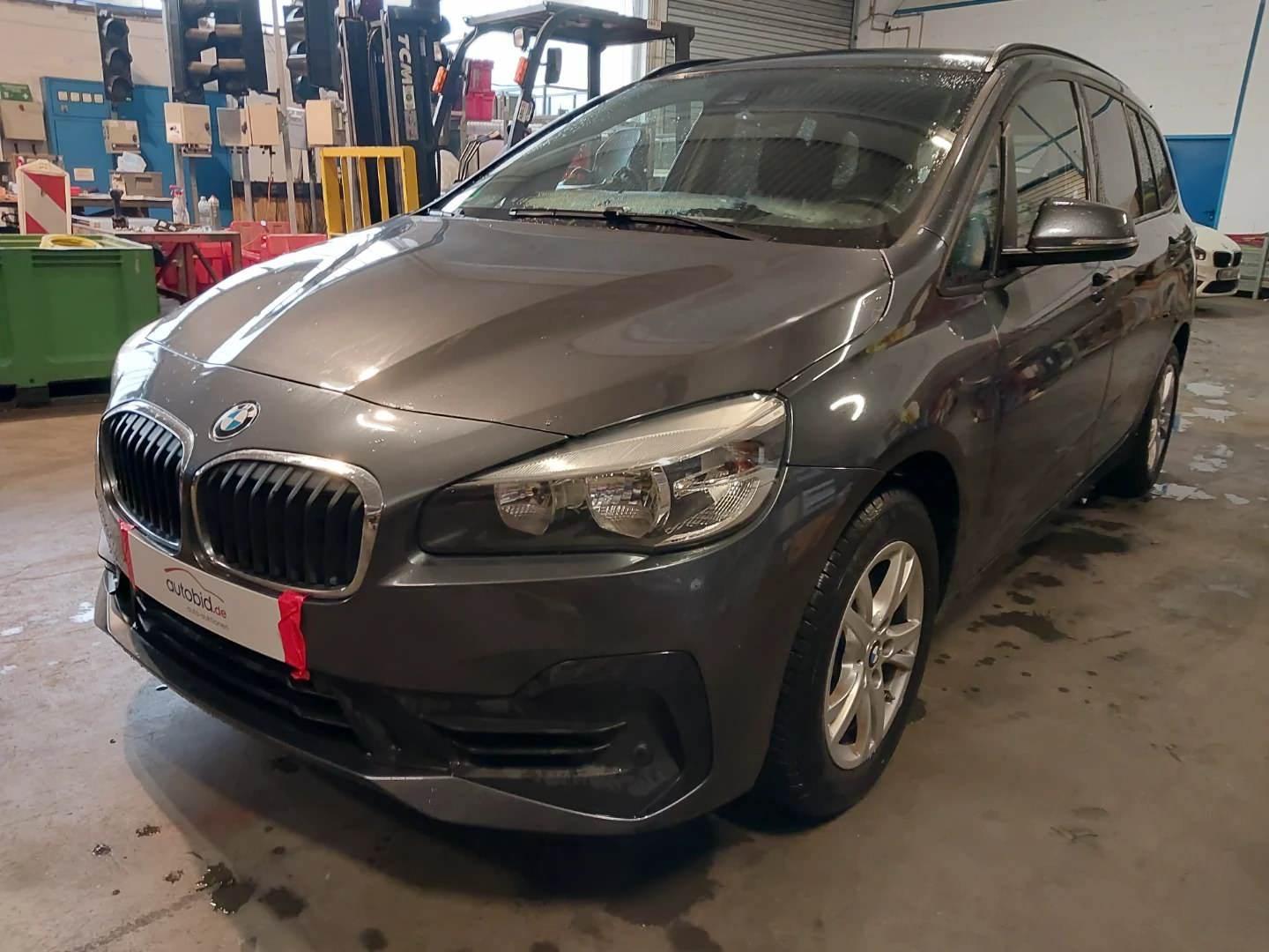 BMW 218i |7xSitz |1.H |S-Heft |AHK |NAVI