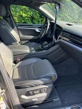 Volkswagen Touareg R-Line Premium 6d-Temp vollausgestattet - VW Touareg Gebrauchtwagen in Bonn