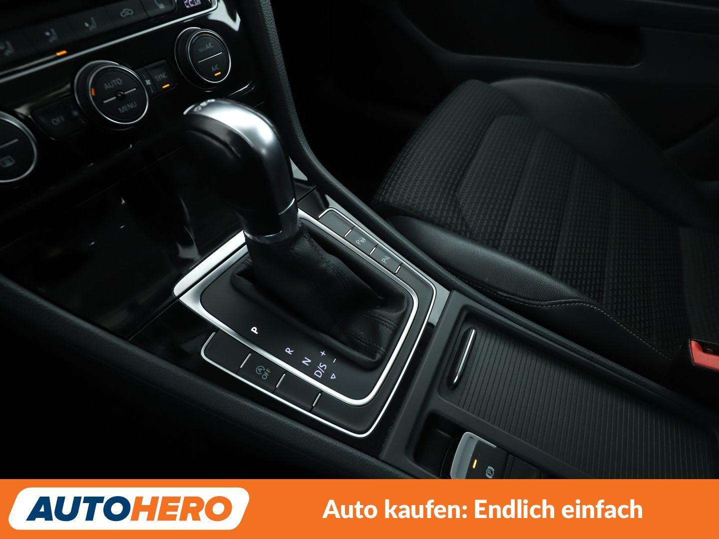 Volkswagen Golf VII 1.4 TSI Highline BMT Aut.*NAVI*XENON*
