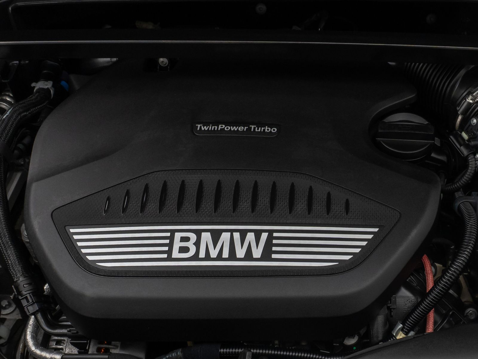 Fahrzeugabbildung BMW X2 sD20d Panorama NaviPlus HUD DAB HiFi Alarm