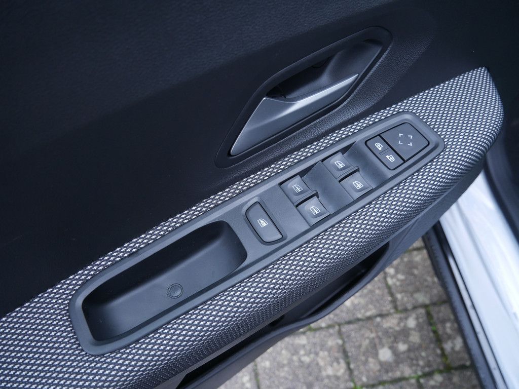 Fahrzeugabbildung Dacia Sandero Stepway Expression TCe 90