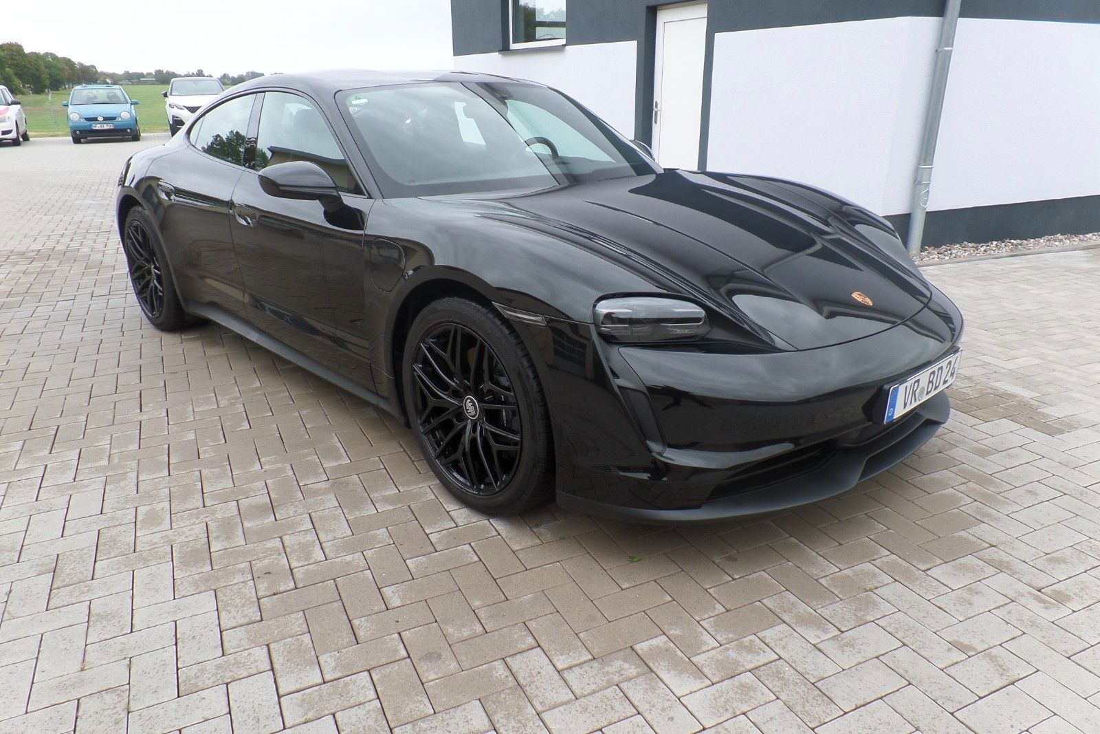 Porsche Taycan Basis foto 3