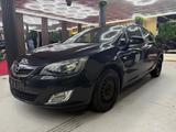 Opel Astra J Lim. 5-trg. Design Edition - gebrauchte Opel Astra aus dem Jahr 2012