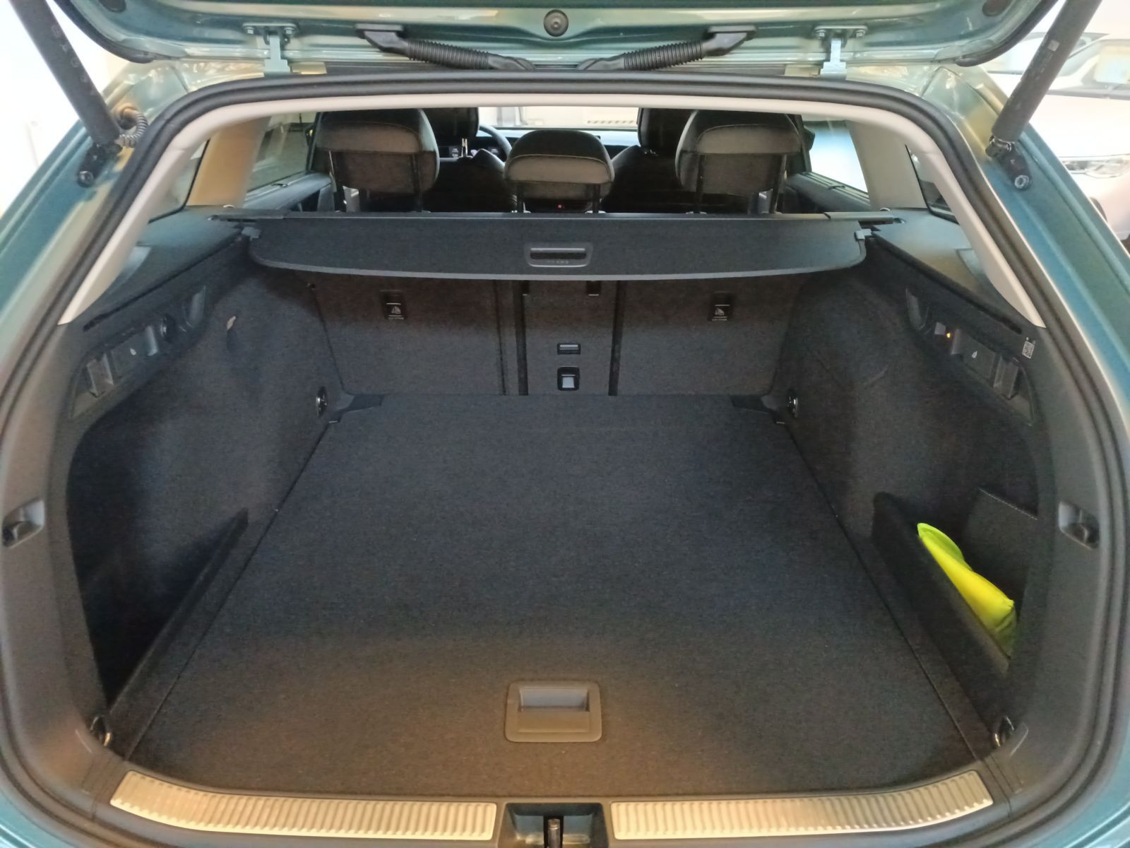 Volkswagen Passat Variant - Bild 8