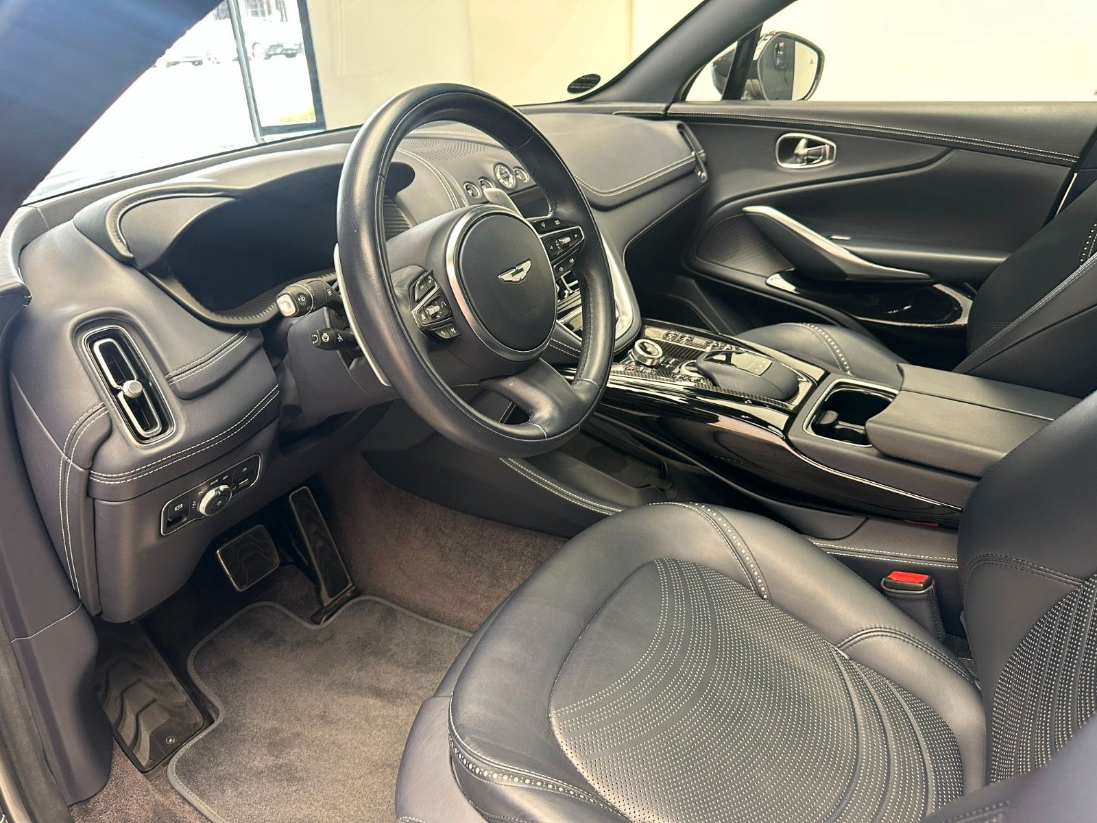 Aston Martin DBX707-Aluminite Silver-Standheizung-Leder foto 15