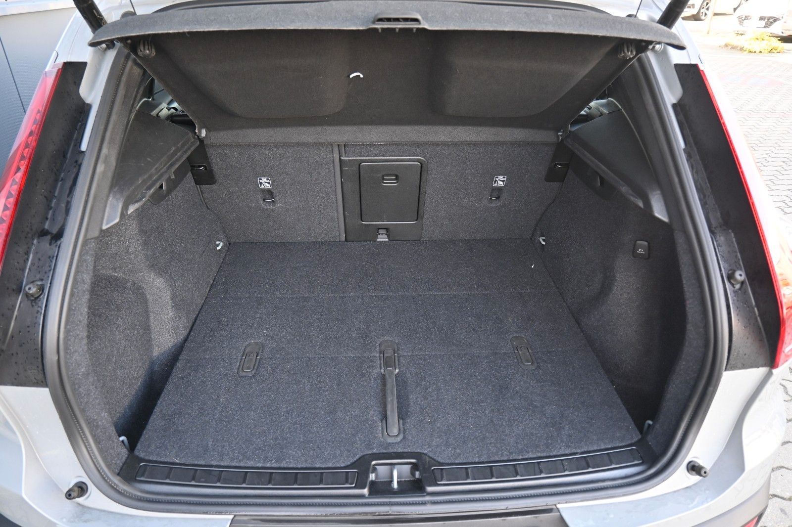 Fahrzeugabbildung Volvo XC40 B3 Plus Dark*FSHZG*360°*ACC*PIXEL