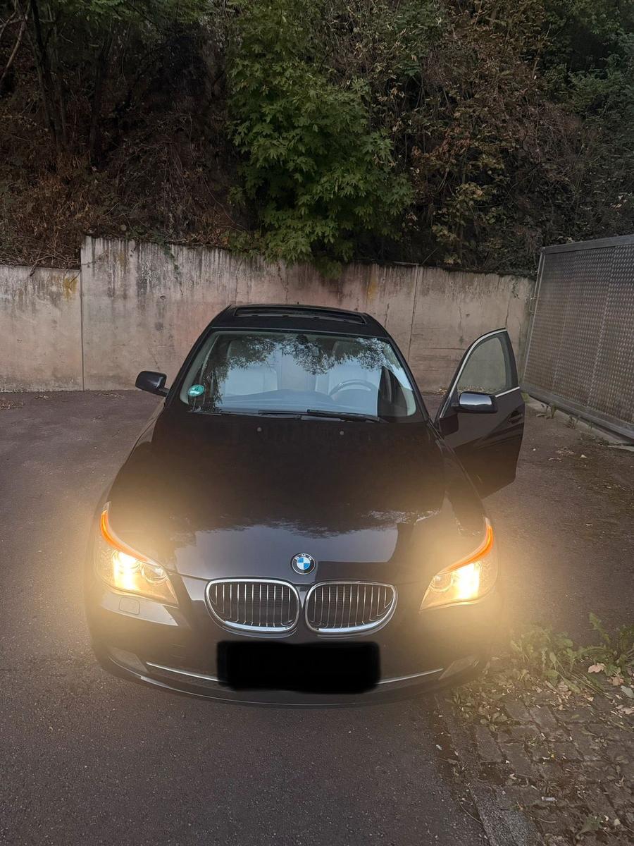 BMW 523