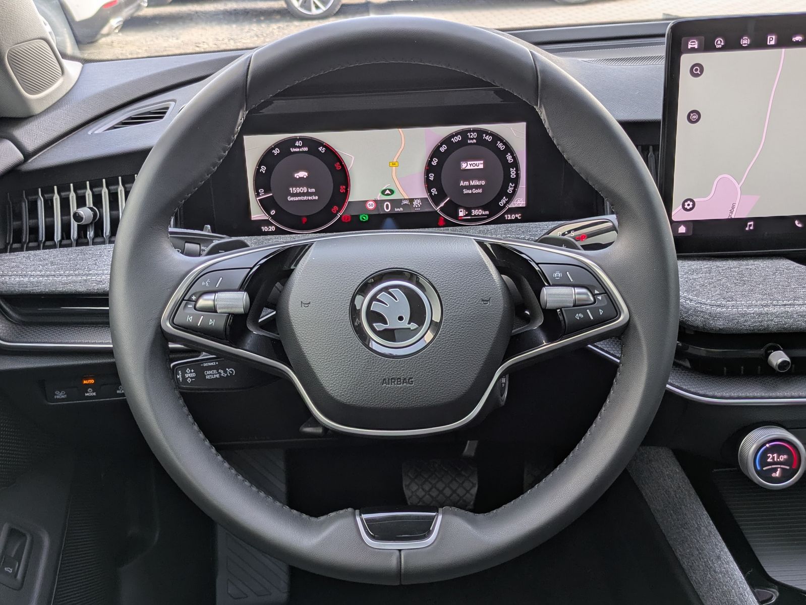 Fahrzeugabbildung SKODA Superb 2.0 TDI 4x4 Selection MATRIX*AHK*PANO*19"