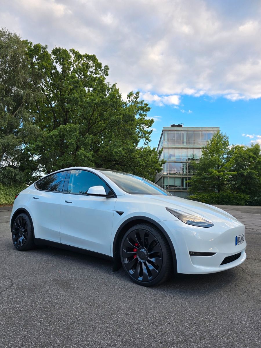 TESLA TESLA MODEL Y PERFORMANCE Garantie Neuwertig 
