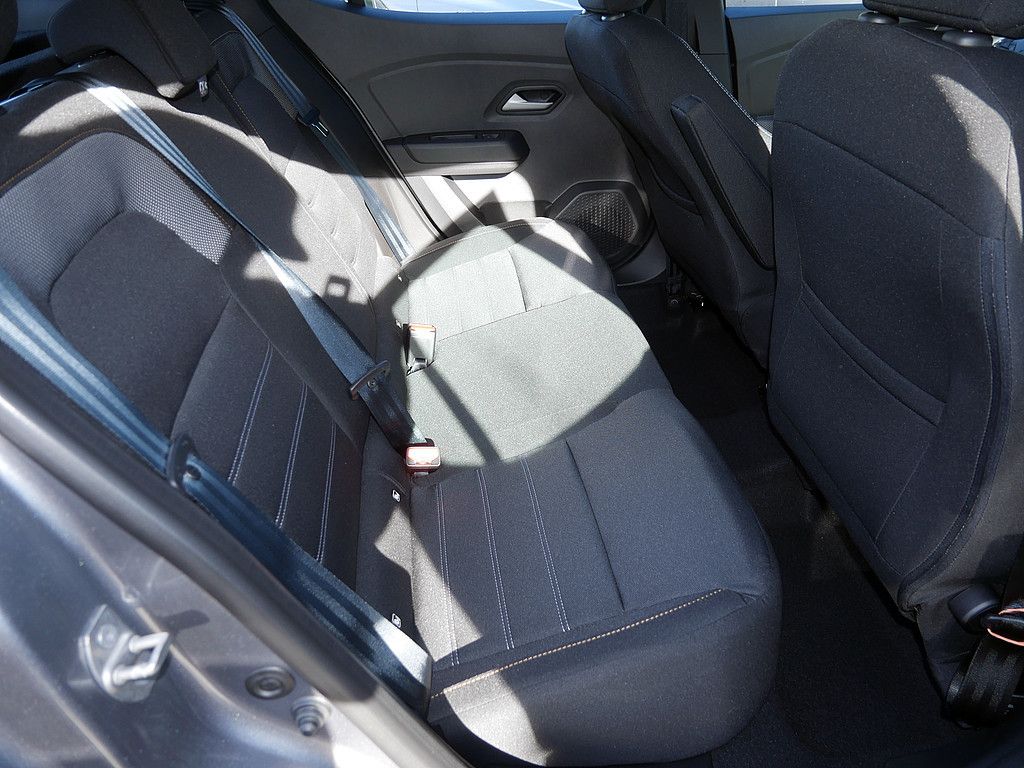 Fahrzeugabbildung Dacia Sandero Stepway Expression TCe 90 CVT Automatik