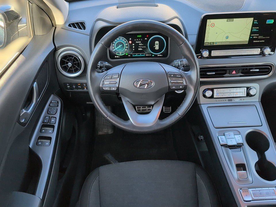 Fahrzeugabbildung Hyundai KONA EV 39kWh TREND NAV/ASS-P 1HD GARANTIE-11.29