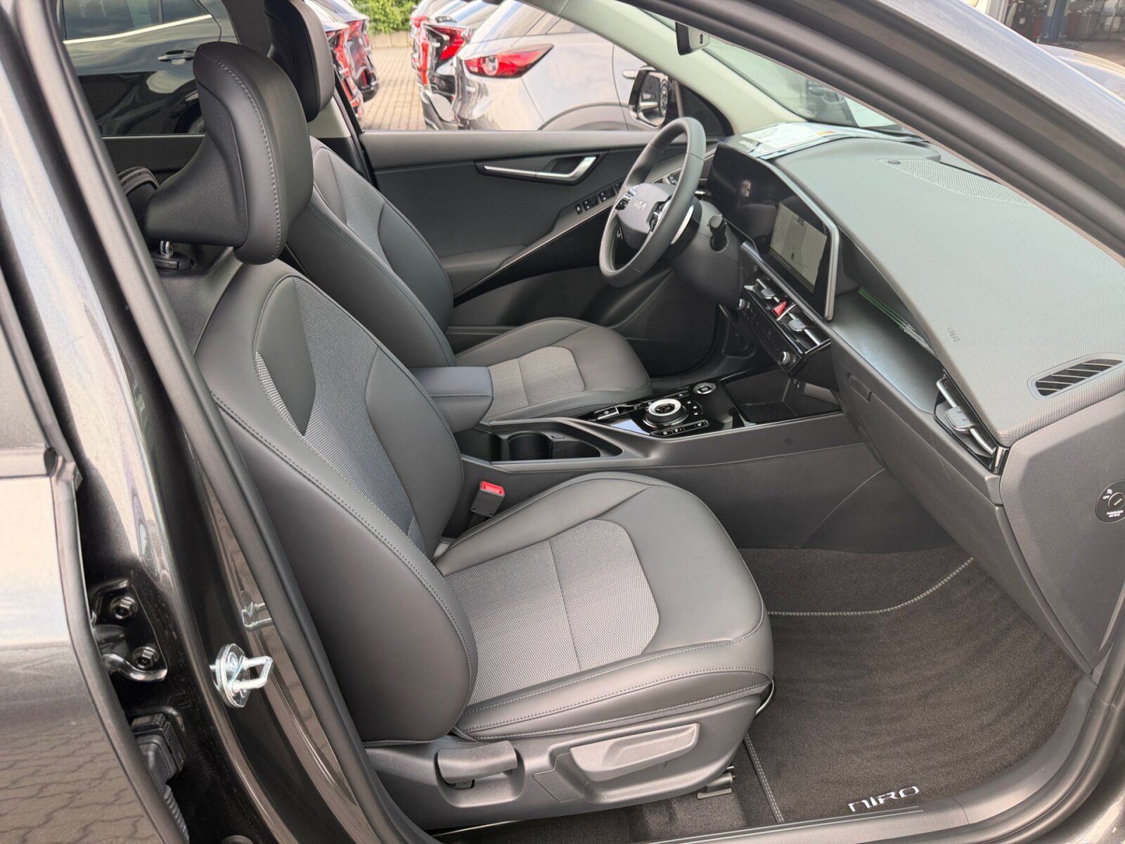 Fahrzeugabbildung Kia NIRO 1.6 HEV 129 DCT VISION KOM STY Navi/Autom.